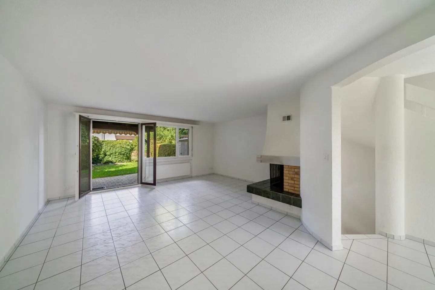 Incantevole casa a schiera con molto spazio e un piccolo giardino idilliaco - Foto 2 di 5