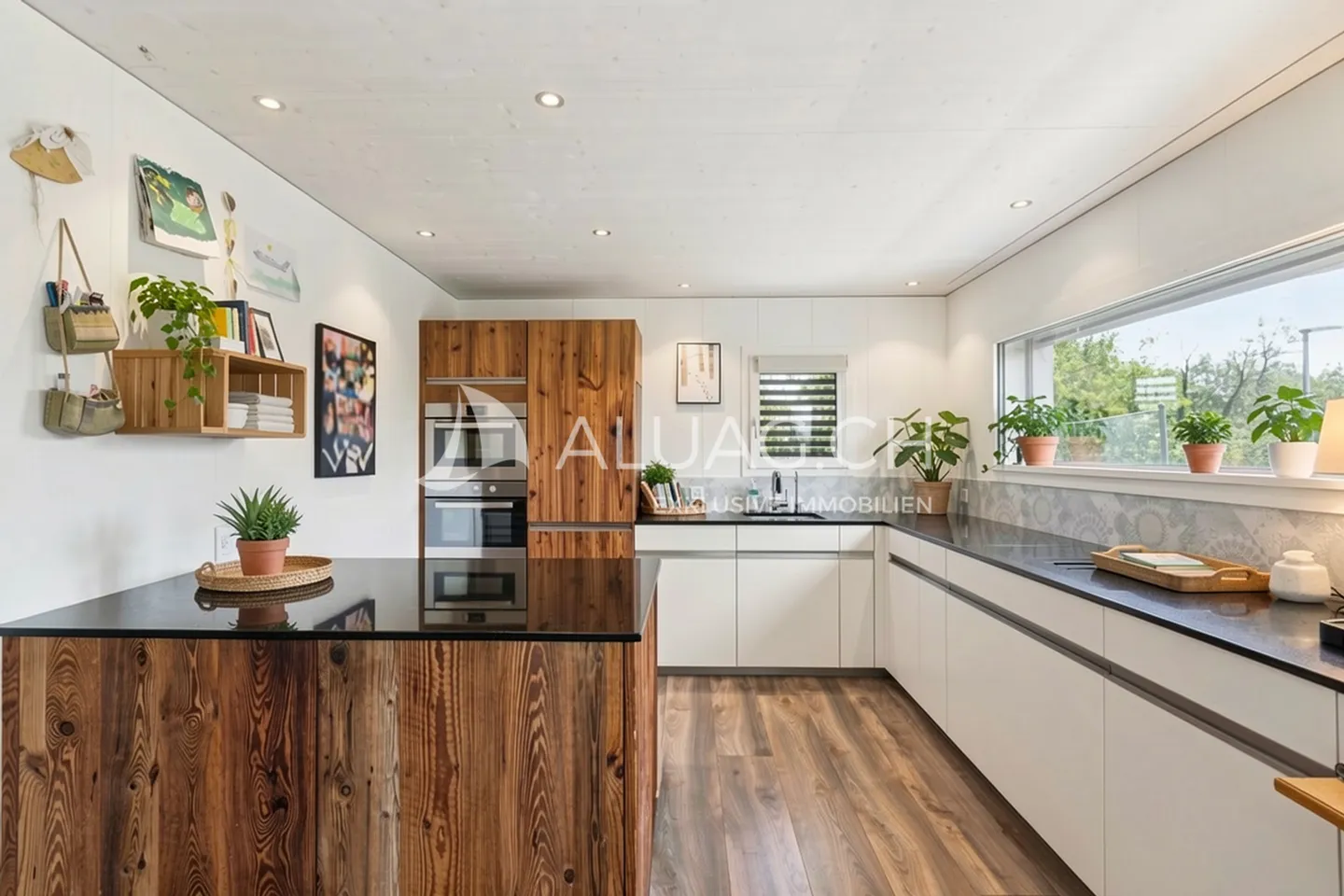 A DREAM HOME FOR THE WHOLE FAMILY - Photo 1 of 7