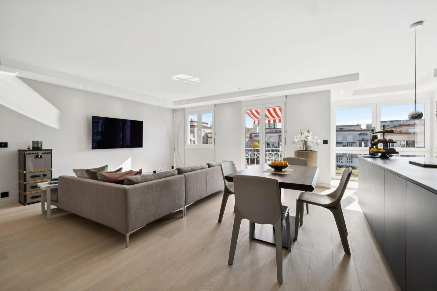 Renoviertes Apartment in Nyon - Foto 1 von 13