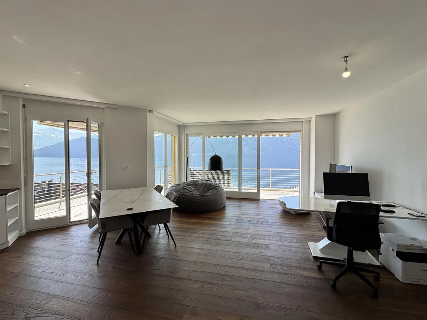 Newly renovated 2.5 room apartment for sale in the most beautiful location - Photo 1 of 11