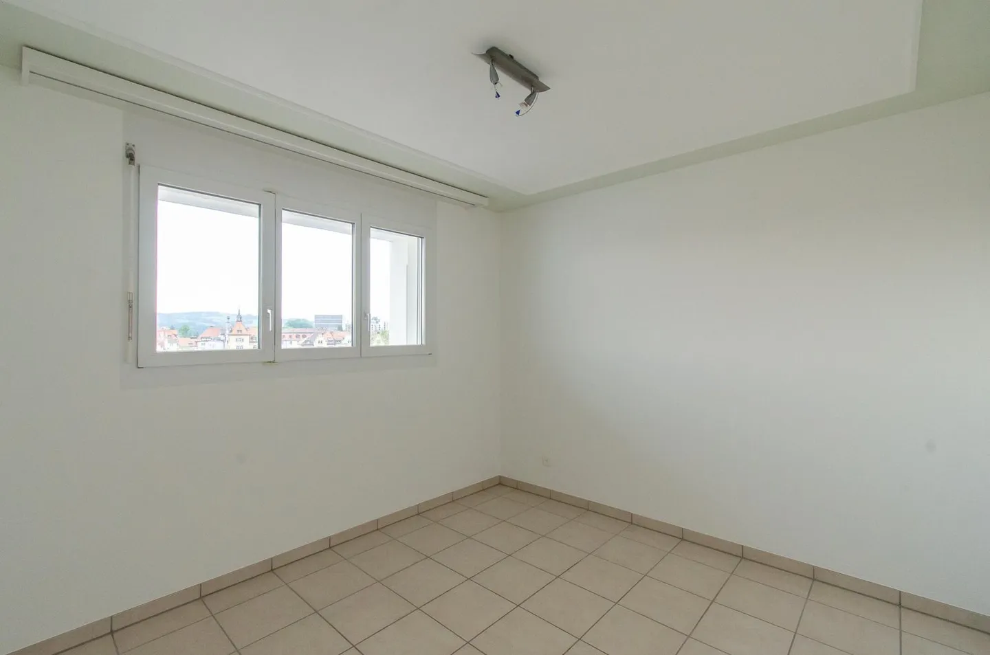 Besondere 4.5 Zimmer-Maisonette mit Balkon - Foto 6 von 13