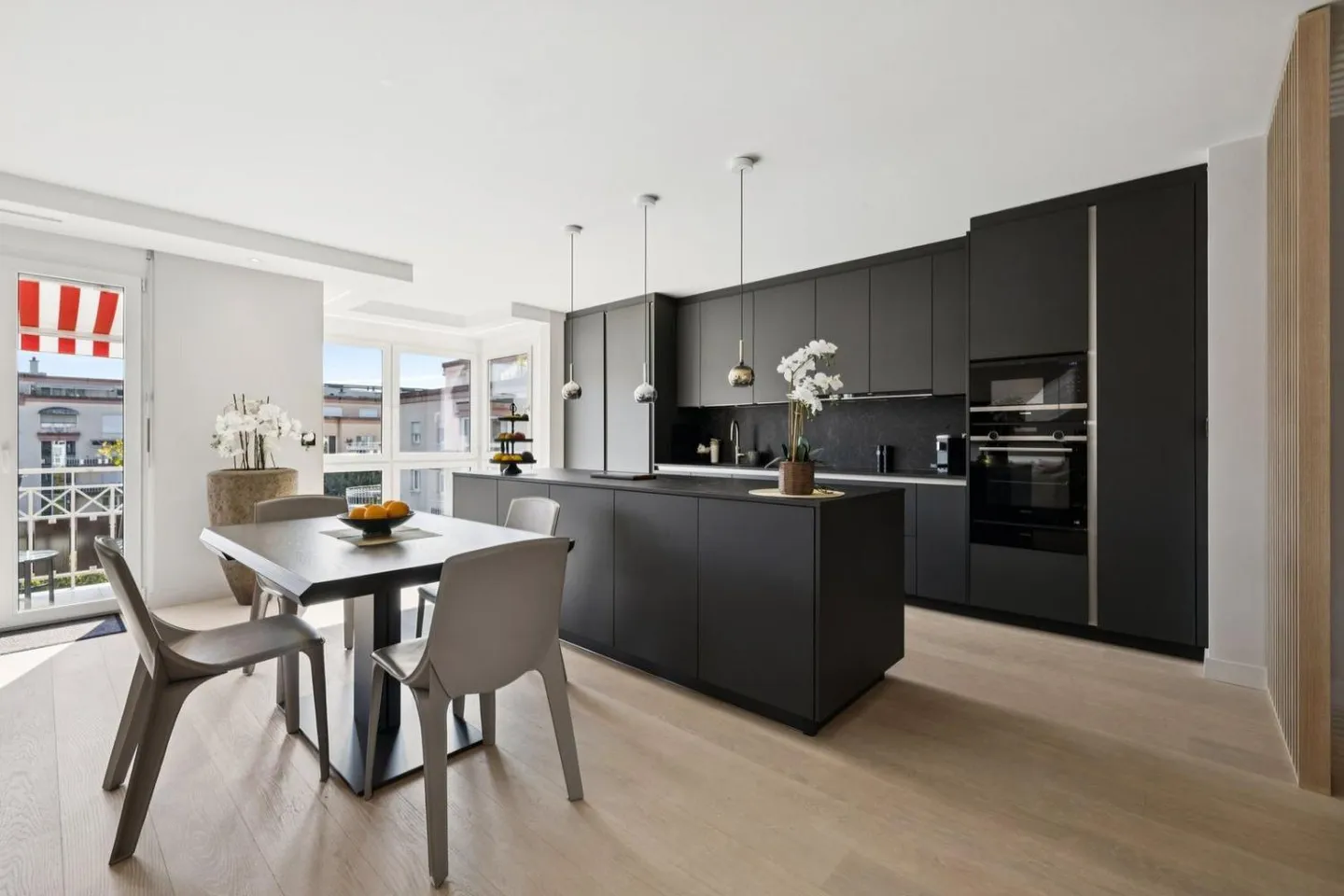 Renoviertes Apartment in Nyon - Foto 2 von 13