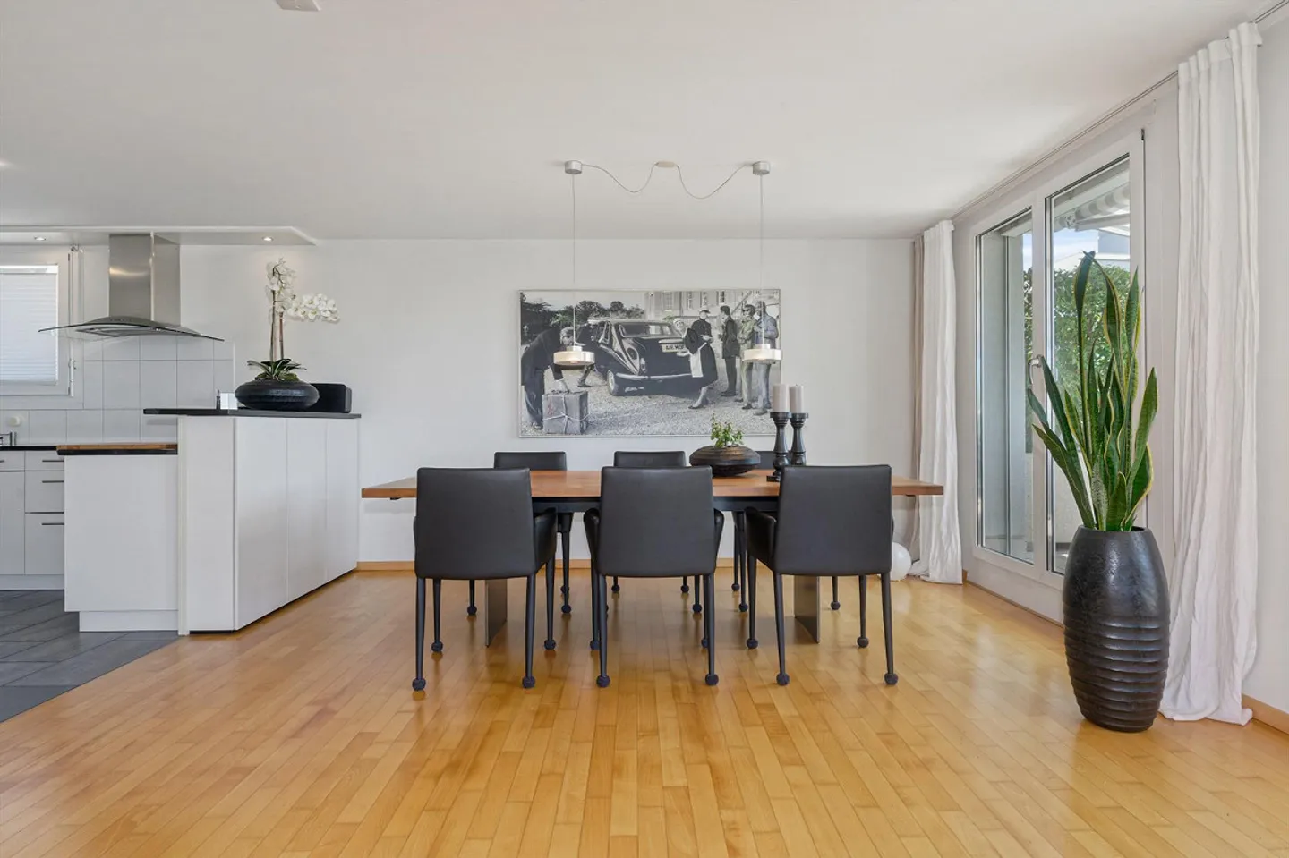 Exclusive Terrace House with Far-Reaching Views - Photo 5 of 9