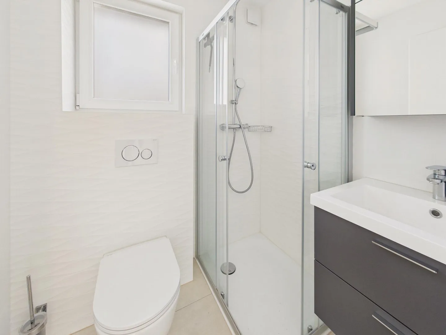 Geräumige und helle 4,5-Zimmer-Wohnung mit großer Terrasse... - Foto 8 von 14