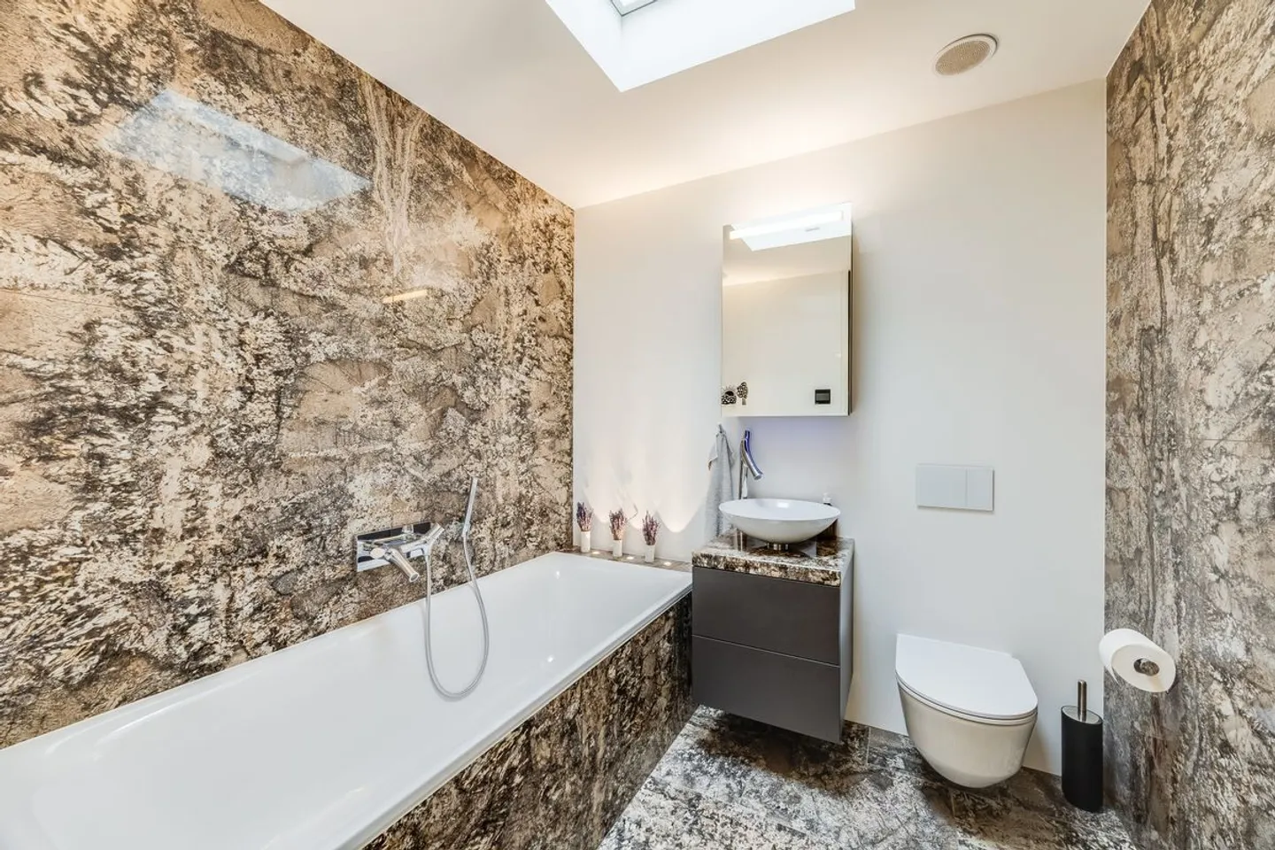 Appartement penthouse exclusif avec deux terrasses - Photo 10 sur 12