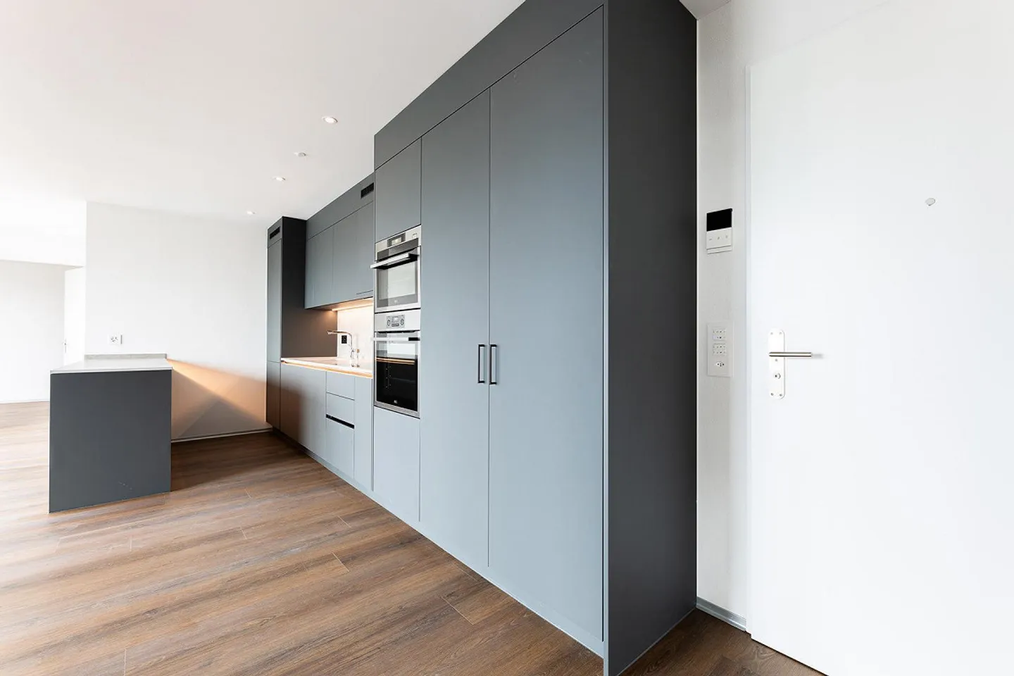 Appartement penthouse moderne de 4,5 pièces avec vue imprenable - Photo 7 sur 11