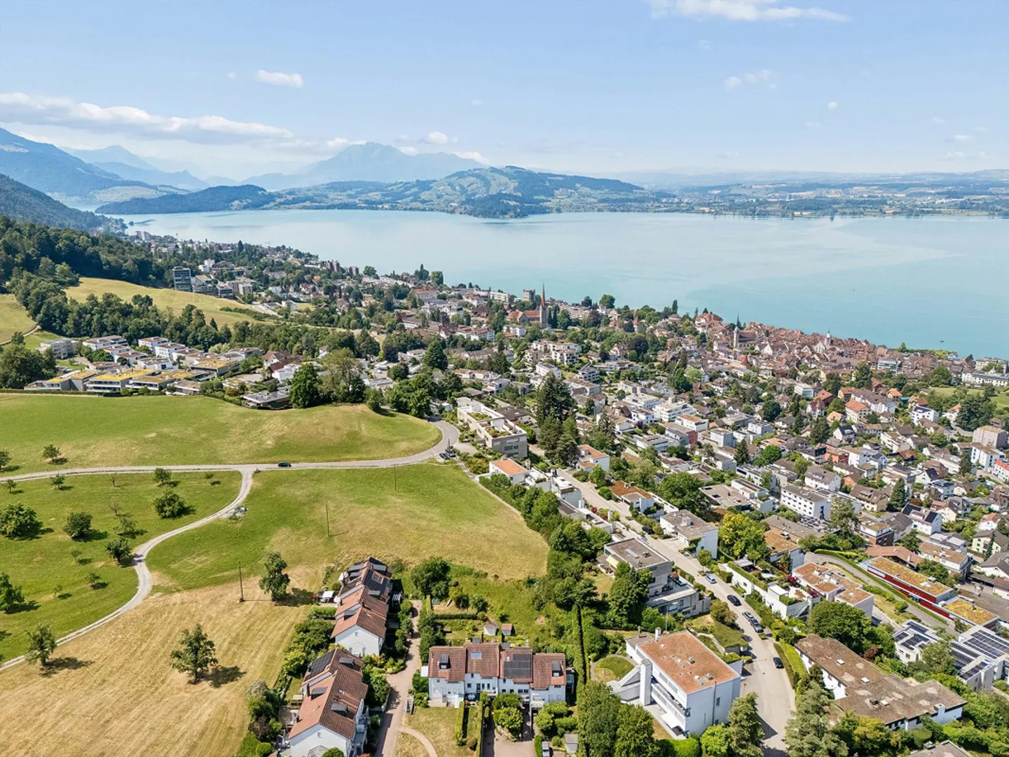 Vivere al Zugerberg – Una casa tra città e natura - Foto 2 di 20