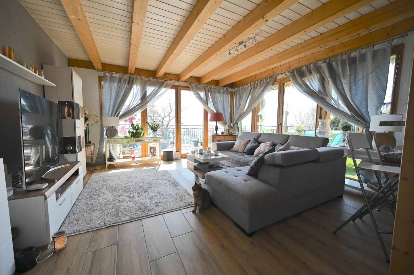 GRANDE EVENTO - DUPLEX CHARMING CON VISTA PANORAMICA MAGNIFICA - Foto 4 di 9