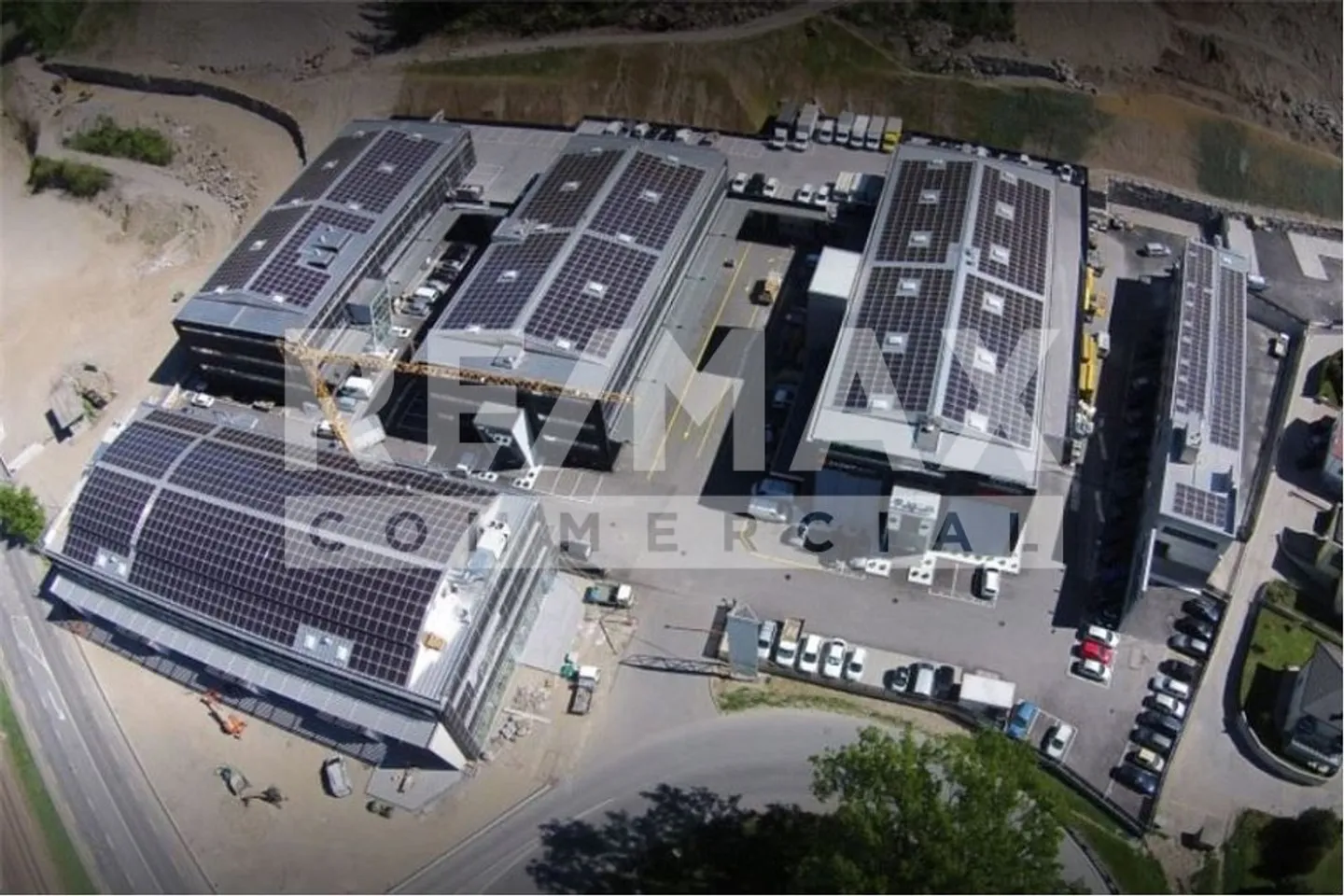 Large commercial spaces in the CAST-CASTIONE Center - Photo 3 of 13