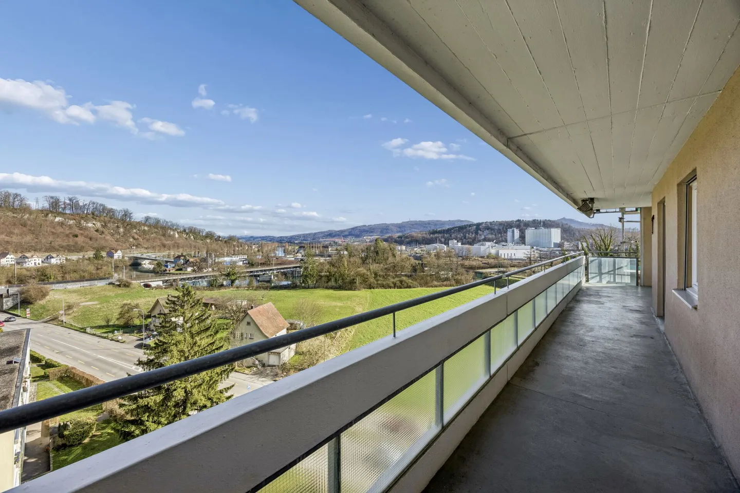 Modern 4.5-room apartment with panoramic view - Photo 1 of 14
