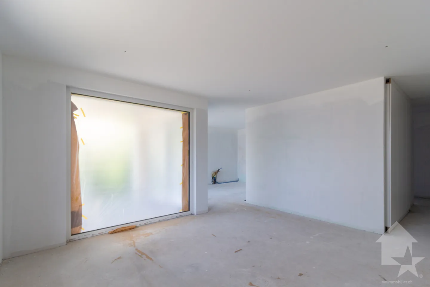 Spacieux appartement traversant de 3.5 pièces de 98 m2 avec loggia - Photo 3 sur 7