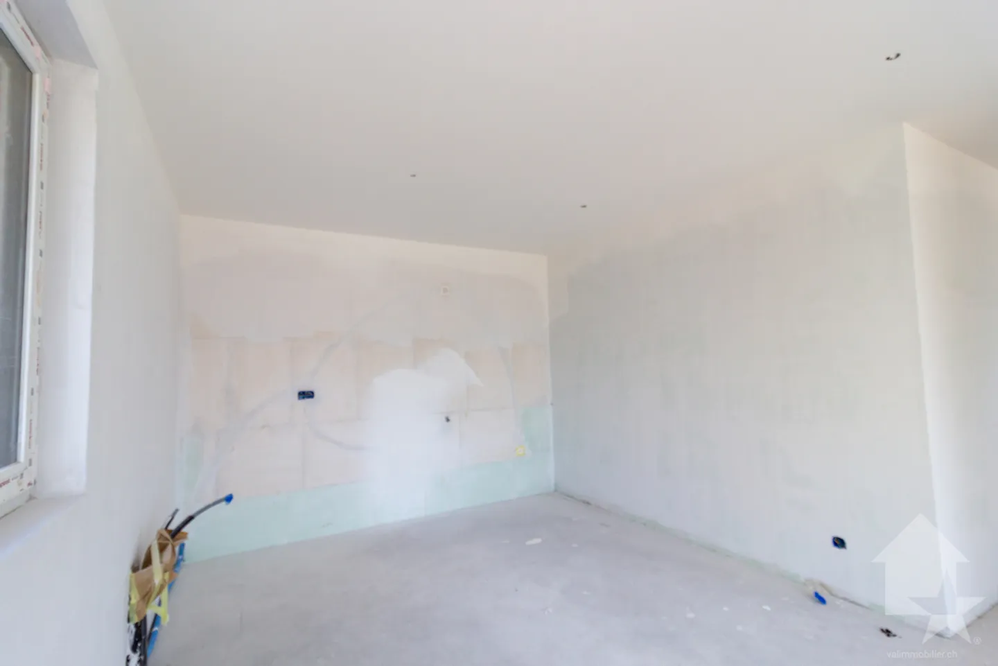 Spacieux appartement traversant de 3.5 pièces de 98 m2 avec loggia - Photo 4 sur 7