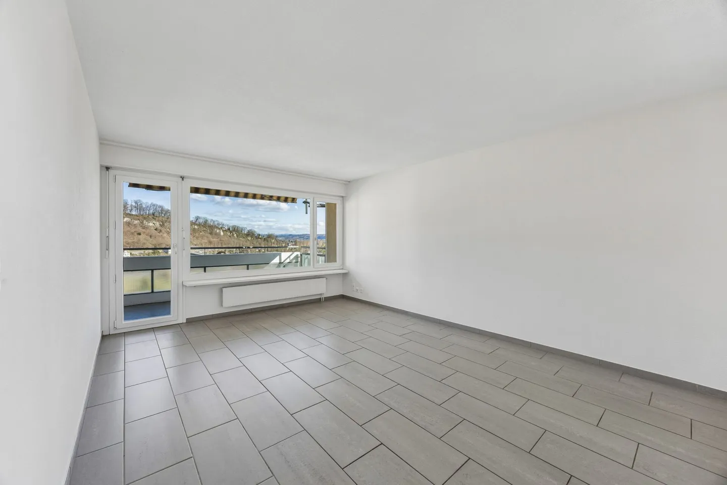 Modern 4.5-room apartment with panoramic view - Photo 5 of 14