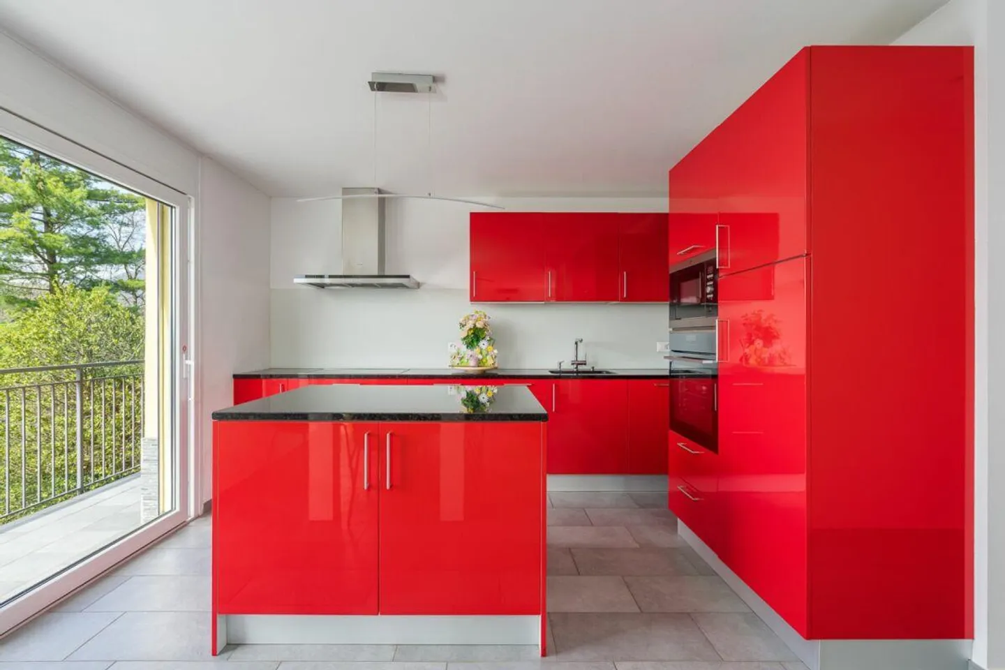 DAVESCO · CASA MODERNA CON GIARDINO E VISTA LIBERA SUL LAGO DI LUGANO - Foto 2 di 15