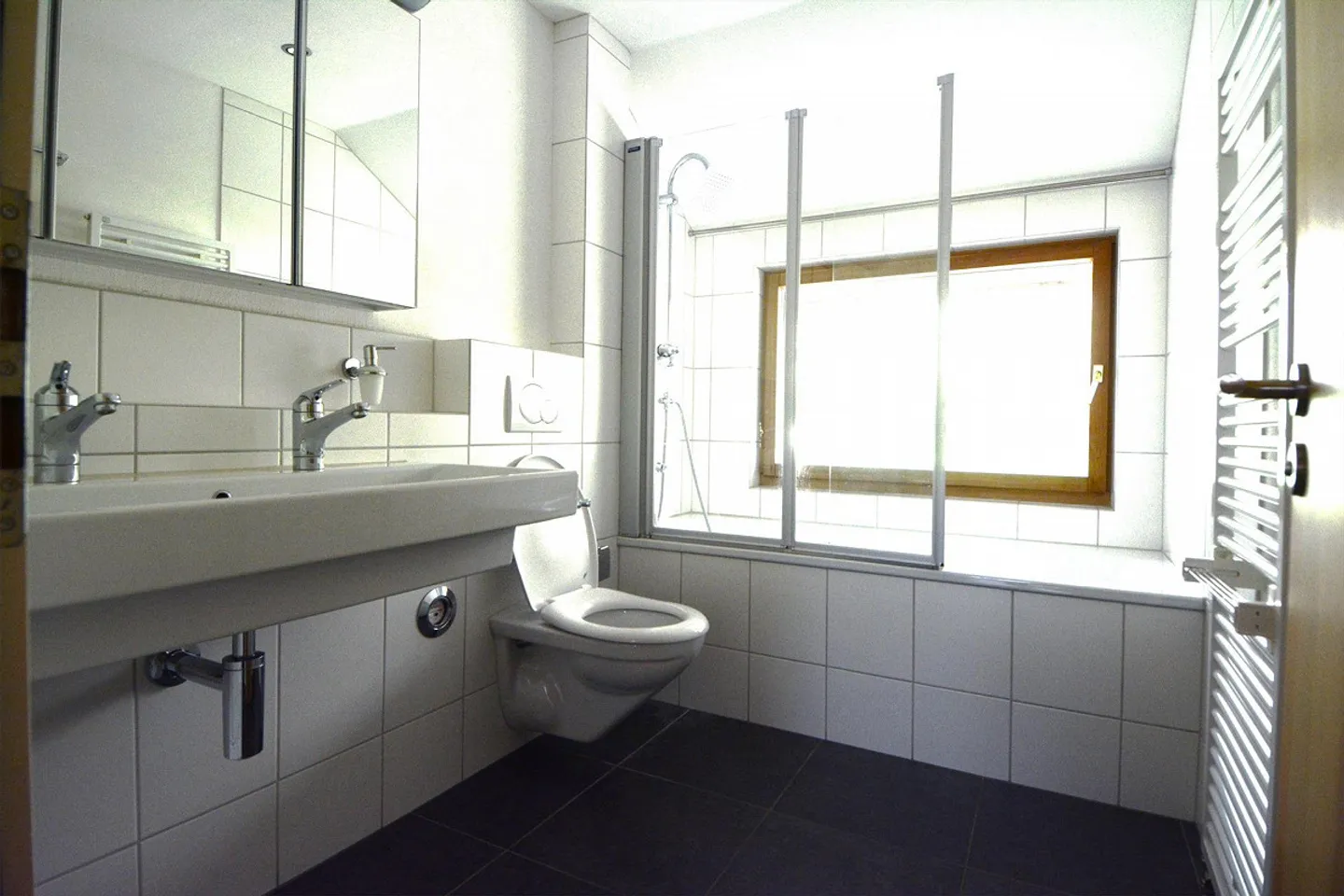 4.5 Room Attic Apartment - Photo 10 of 14