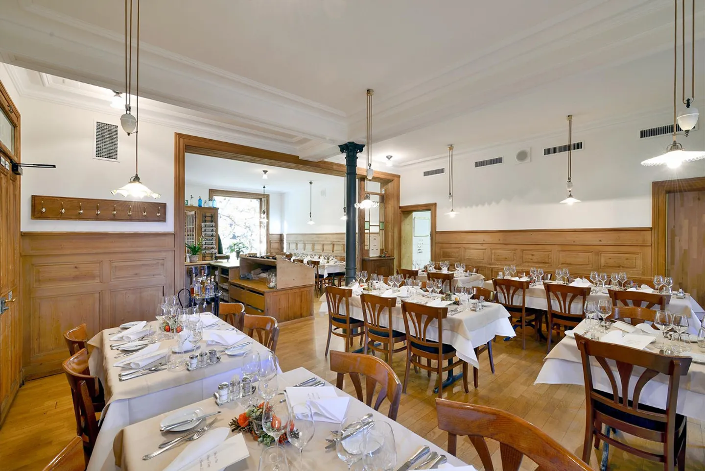 Charming restaurant with outdoor terrace on Belpstrasse - Photo 7 of 30
