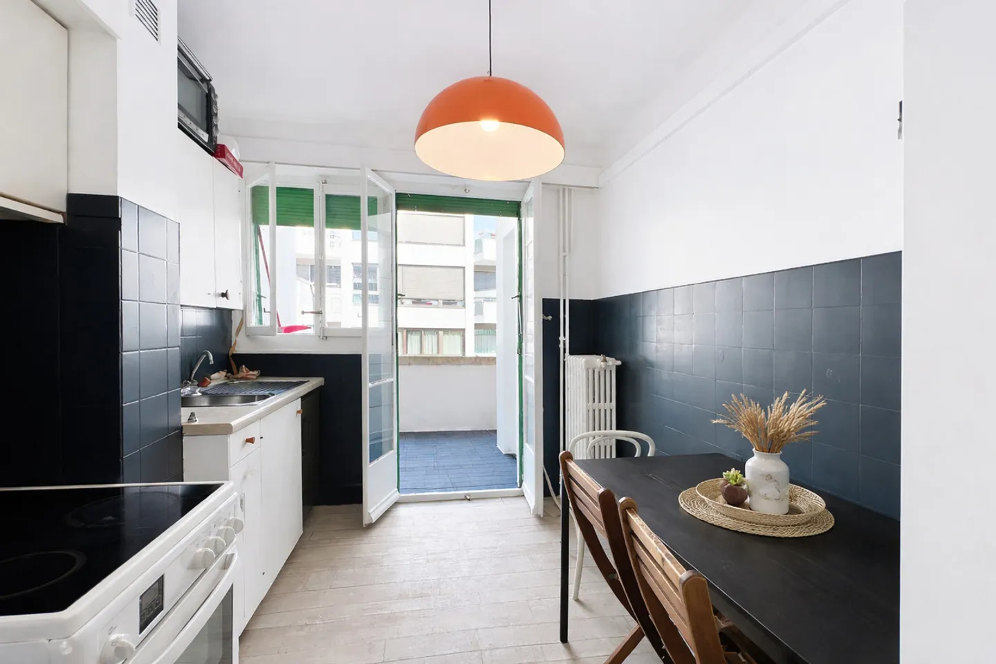 Appartement Charmant avec Vue sur le Lac - Photo 6 sur 7