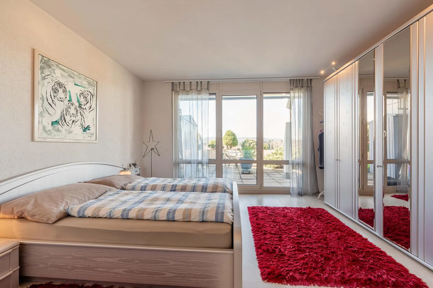 Grande terrasse avec beaucoup de confidentialité et vue sur les Alpes - Photo 5 sur 12