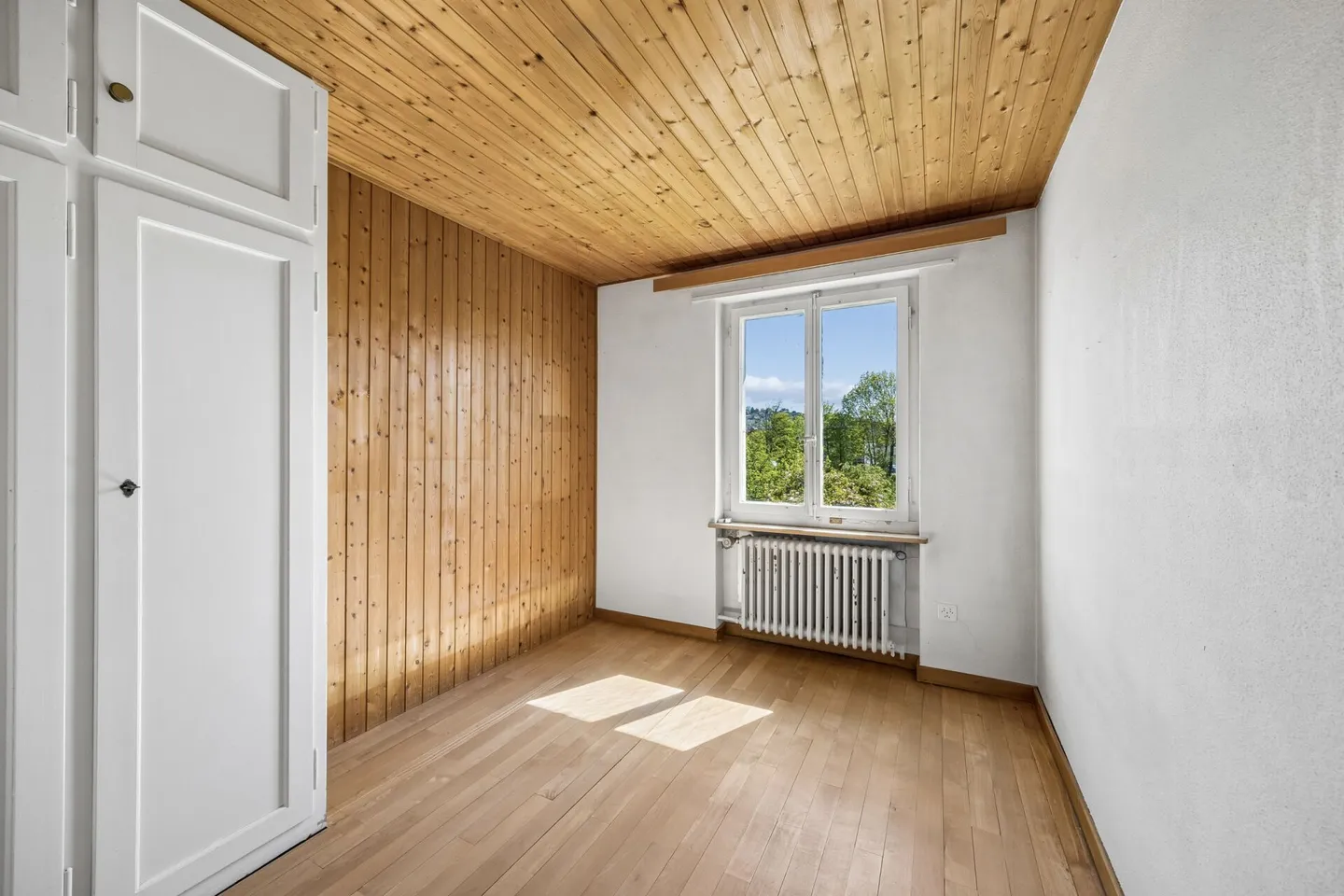 Characterful semi-detached single-family house with room for new concepts - Photo 9 of 14