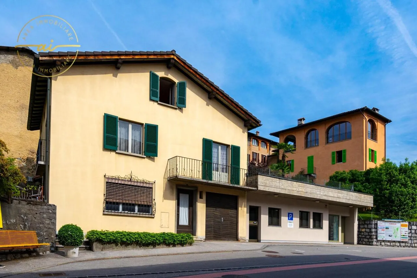 EINFAMILIENHAUS MIT ANGESCHLOSSENEM GEWERBEBEREICH - Foto 2 von 13