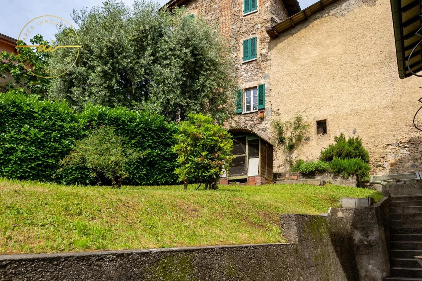 EINFAMILIENHAUS MIT ANGESCHLOSSENEM GEWERBEBEREICH - Foto 3 von 13