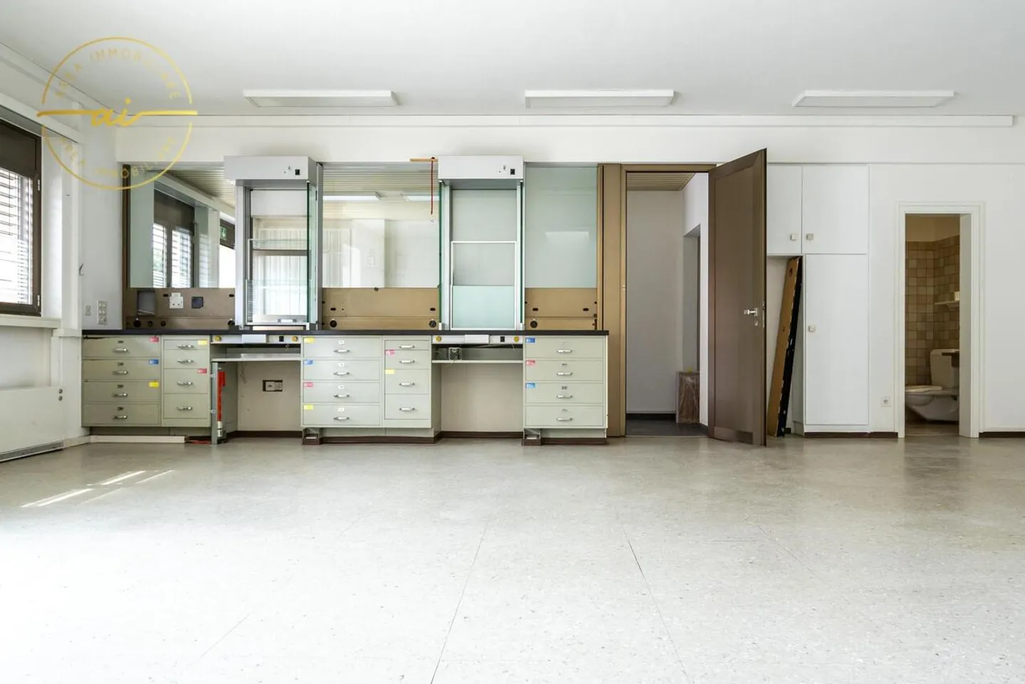 EINFAMILIENHAUS MIT ANGESCHLOSSENEM GEWERBEBEREICH - Foto 9 von 13