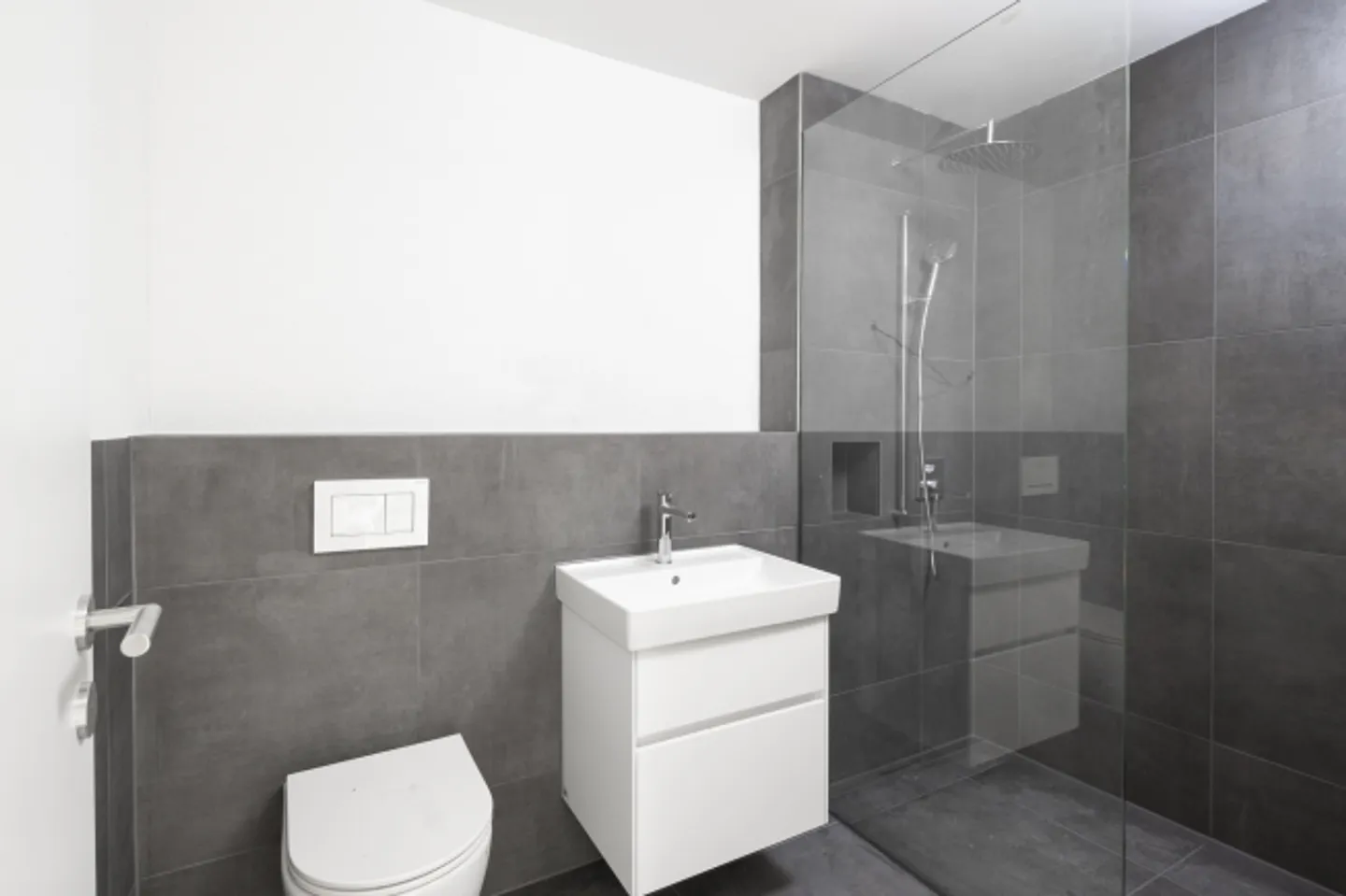 New building with breathtaking views - Photo 10 of 11