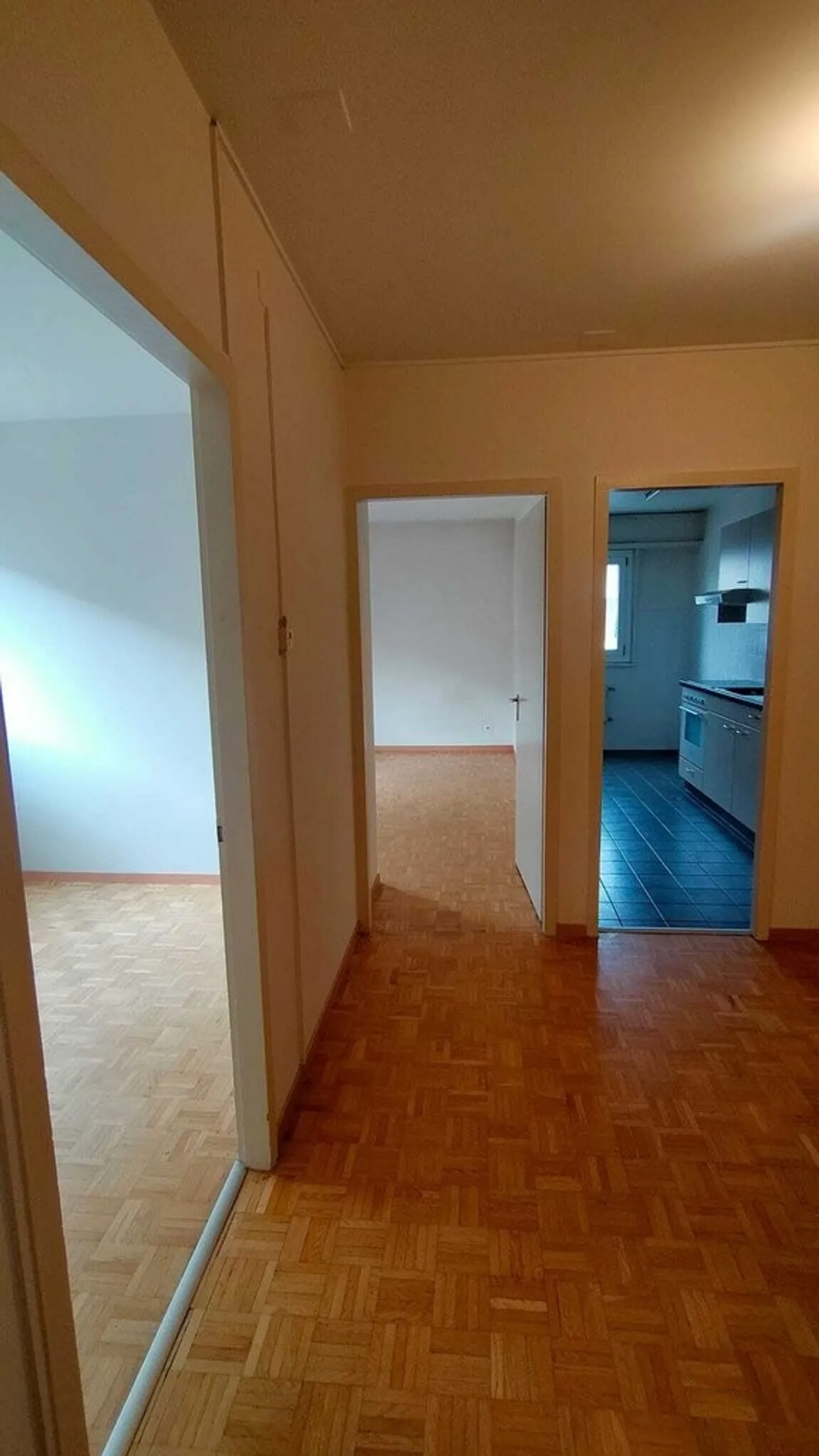 HELLER 3-ZIMMER WOHNUNG - Foto 2 von 7