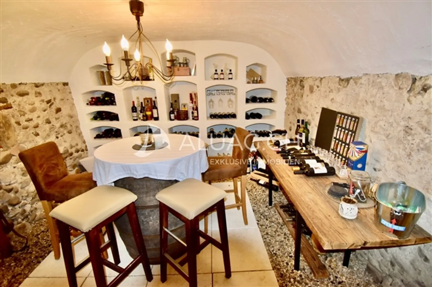 RENOVATED CUSTOM HOUSE AS IDYLLIC OASIS - Photo 15 of 16