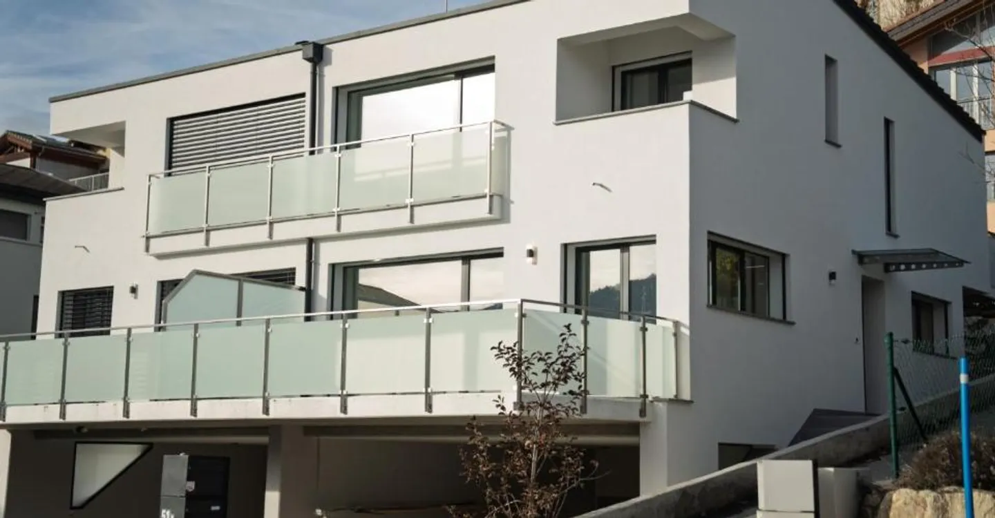 Wunderschöne zeitgenössische und Reihenhausvilla! - Foto 1 von 9