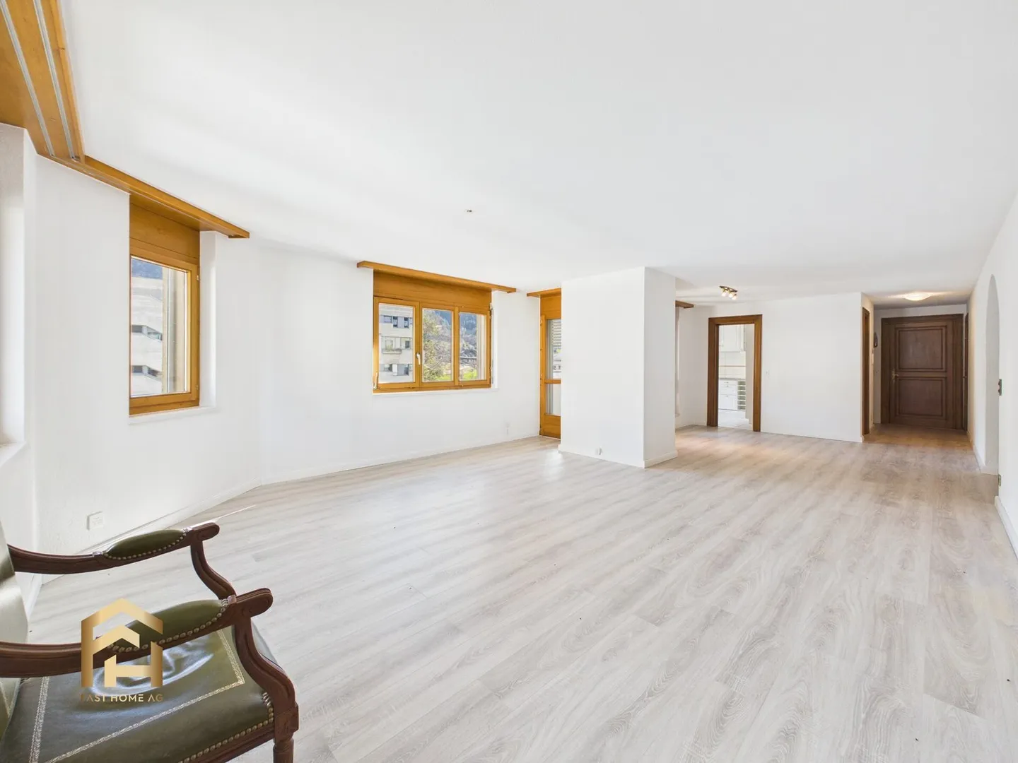 Unique 4.5-room apartment with separate studio and panoramic view in Brig - Photo 1 of 13