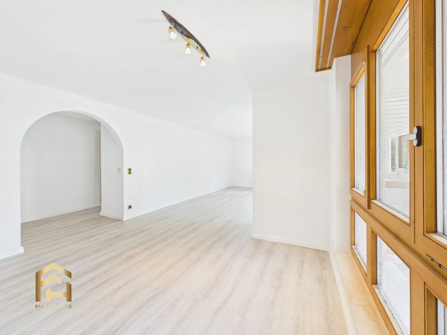 Unique 4.5-room apartment with separate studio and panoramic view in Brig - Photo 5 of 13