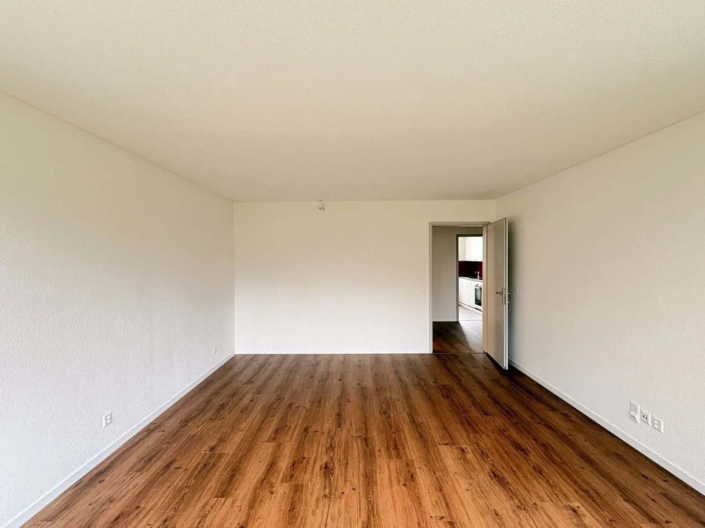 Charmante, sanierte 3.5-Zimmer-Wohnung mit Balkon in Domat/Ems - Photo 4 of 13