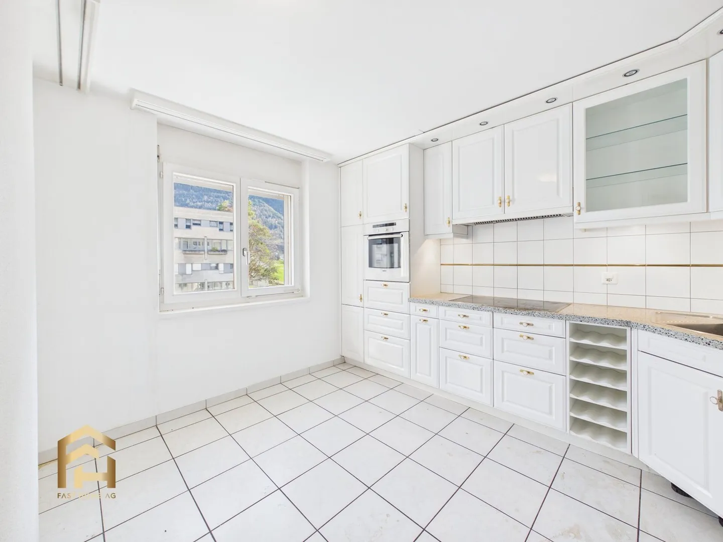 Unique 4.5-room apartment with separate studio and panoramic view in Brig - Photo 7 of 13
