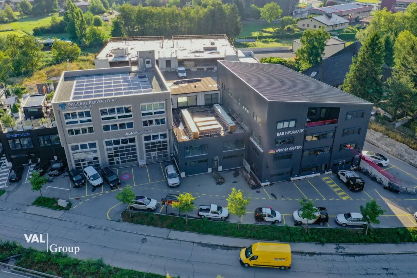 Magazzino e hall di produzione in una posizione perfetta - Foto 1 di 8