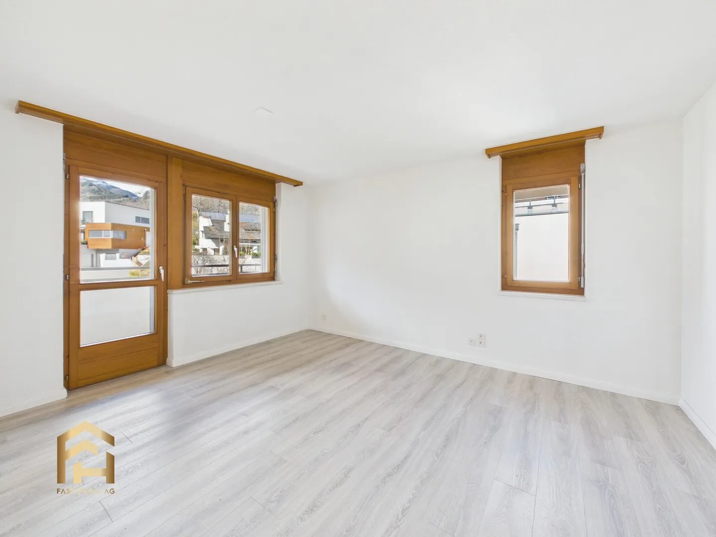 Unique 4.5-room apartment with separate studio and panoramic view in Brig - Photo 8 of 13