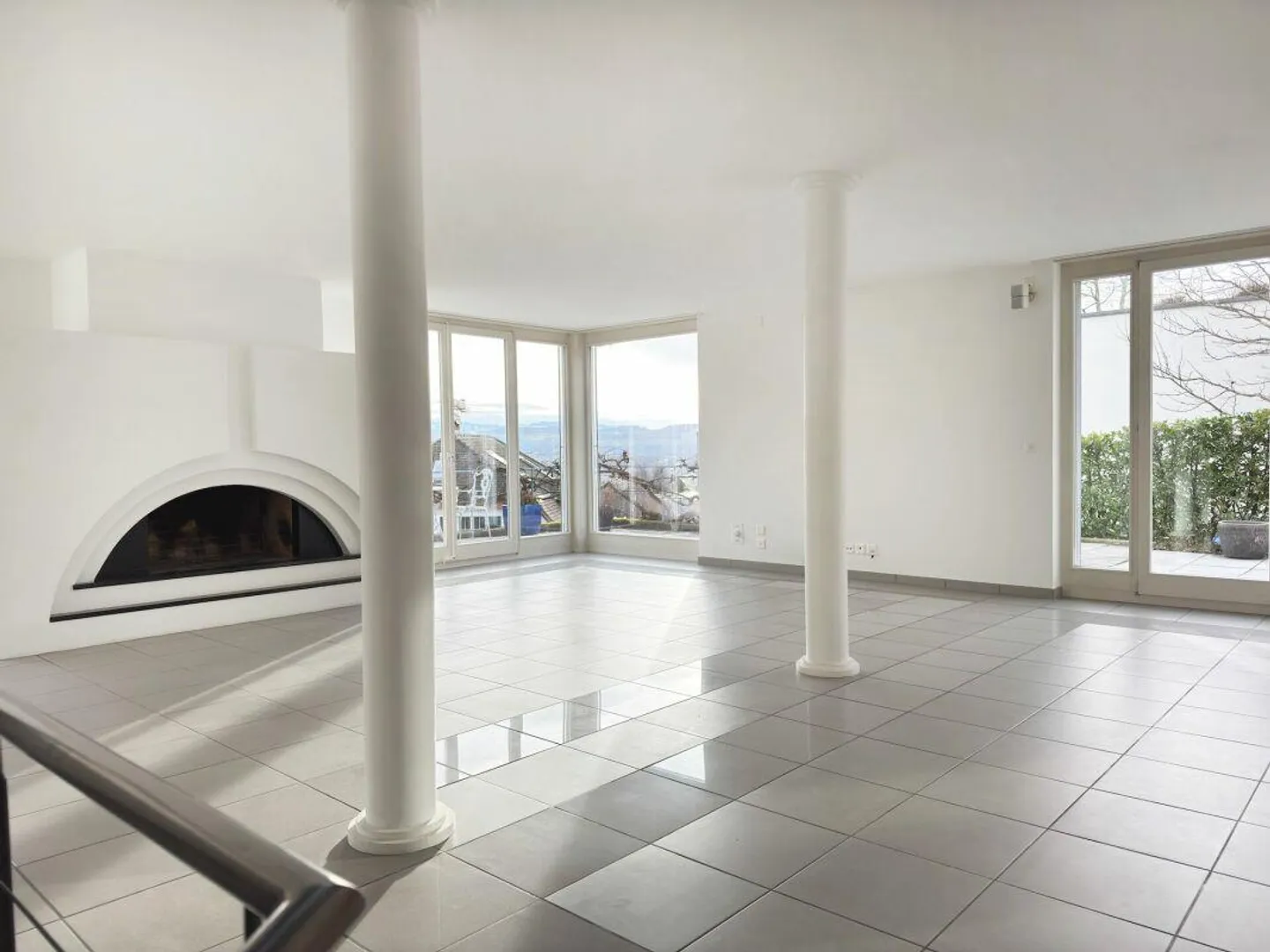 Spacious 6.5-room single-family house with beautiful garden in a privileged location - Photo 5 of 28