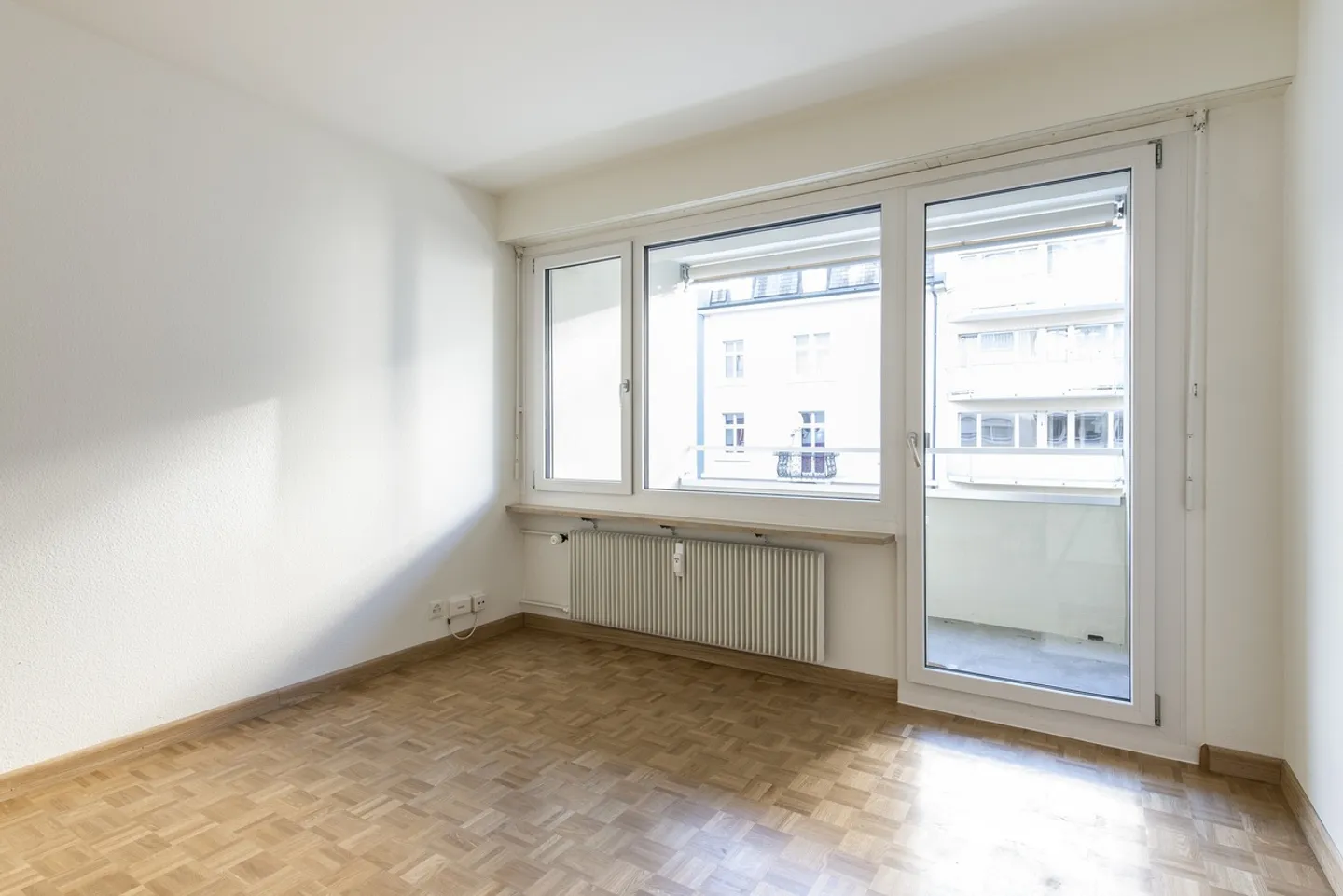 RENT WITHOUT DEPOSIT - Attractive apartment in a central location in Basel - Photo 4 of 5
