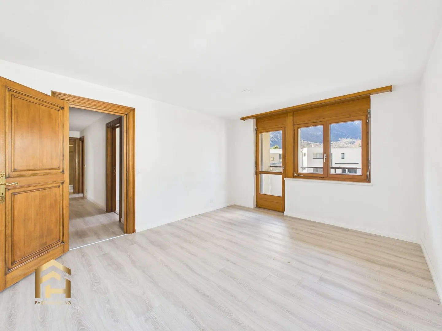Unique 4.5-room apartment with separate studio and panoramic view in Brig - Photo 9 of 13