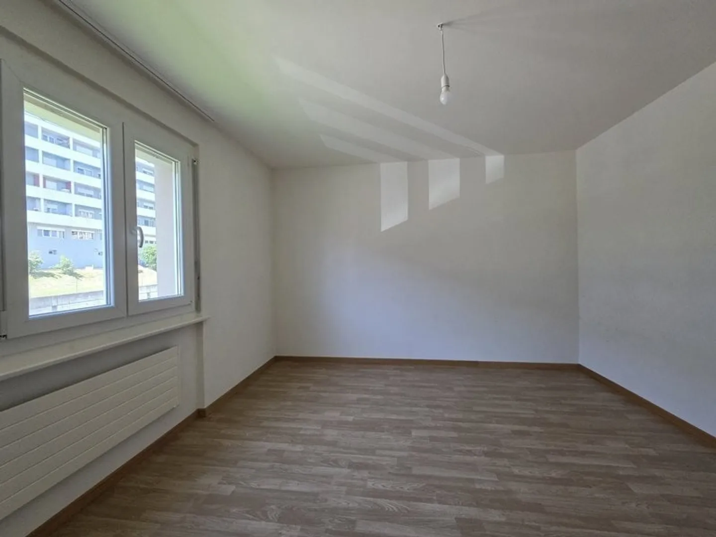 APPARTAMENTO DI 3 LOCALI CON BALCONE - Foto 4 di 6