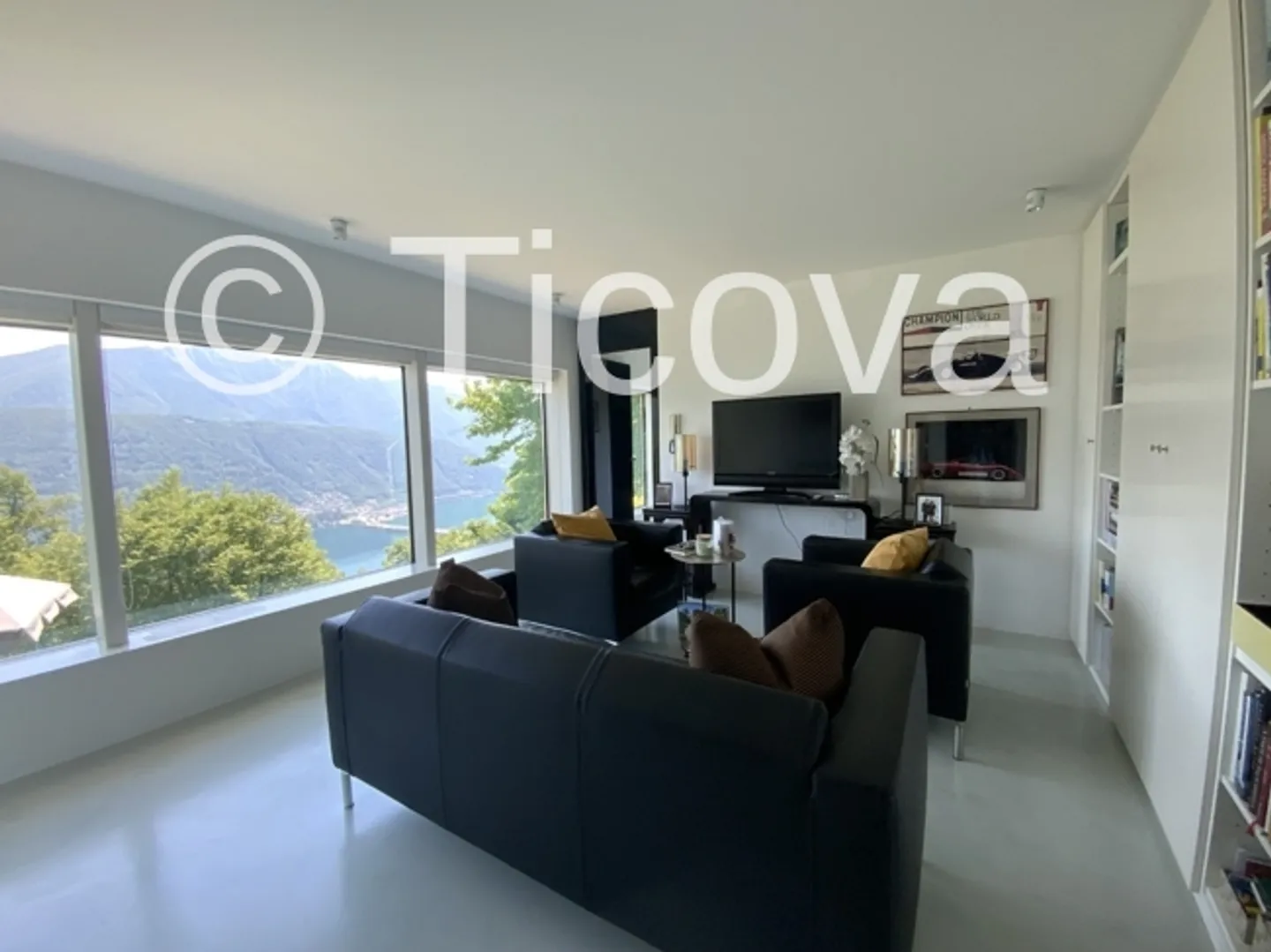 Exclusive Villa with Lake View - Photo 9 of 16