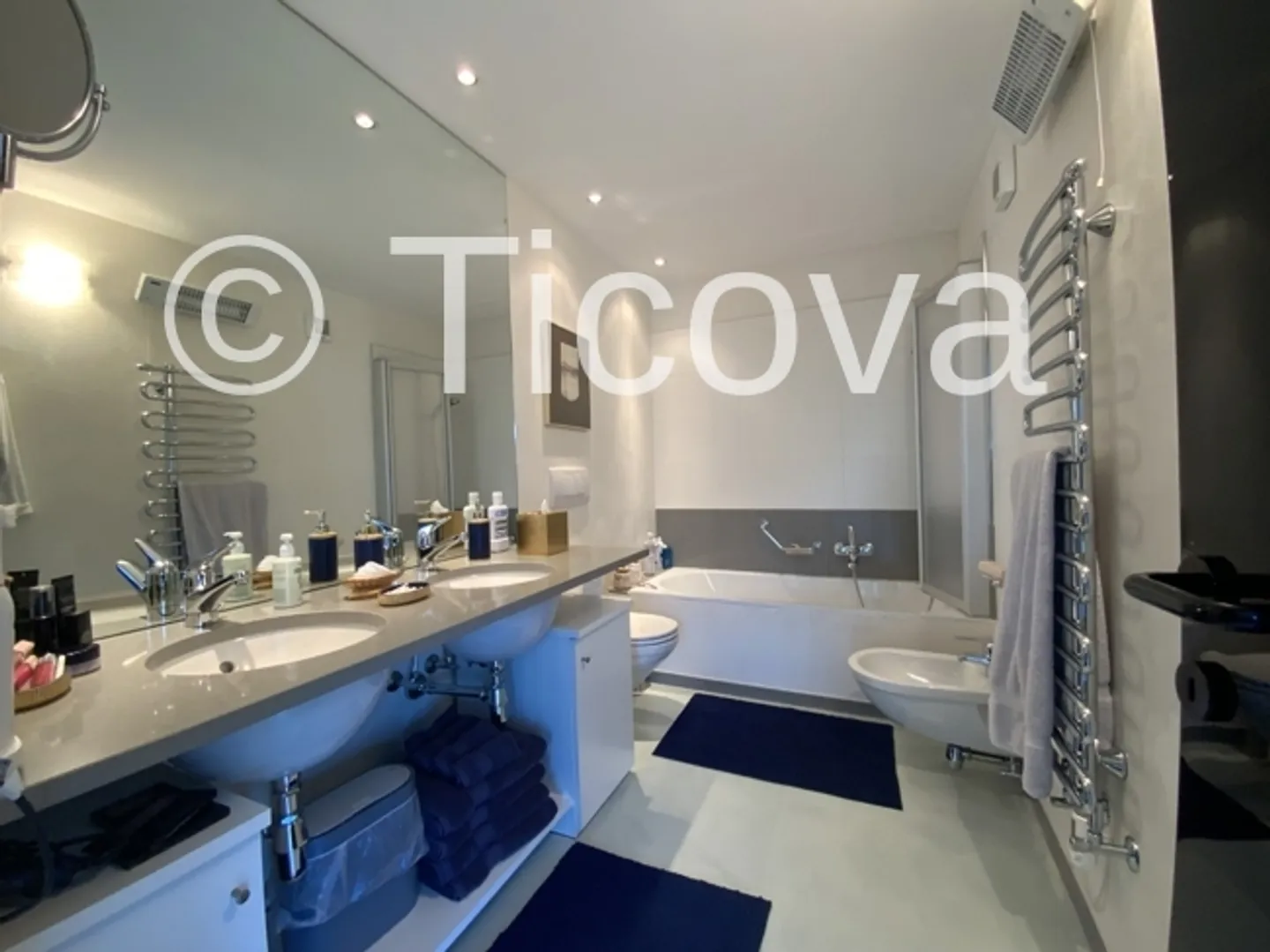 Exclusive Villa with Lake View - Photo 11 of 16