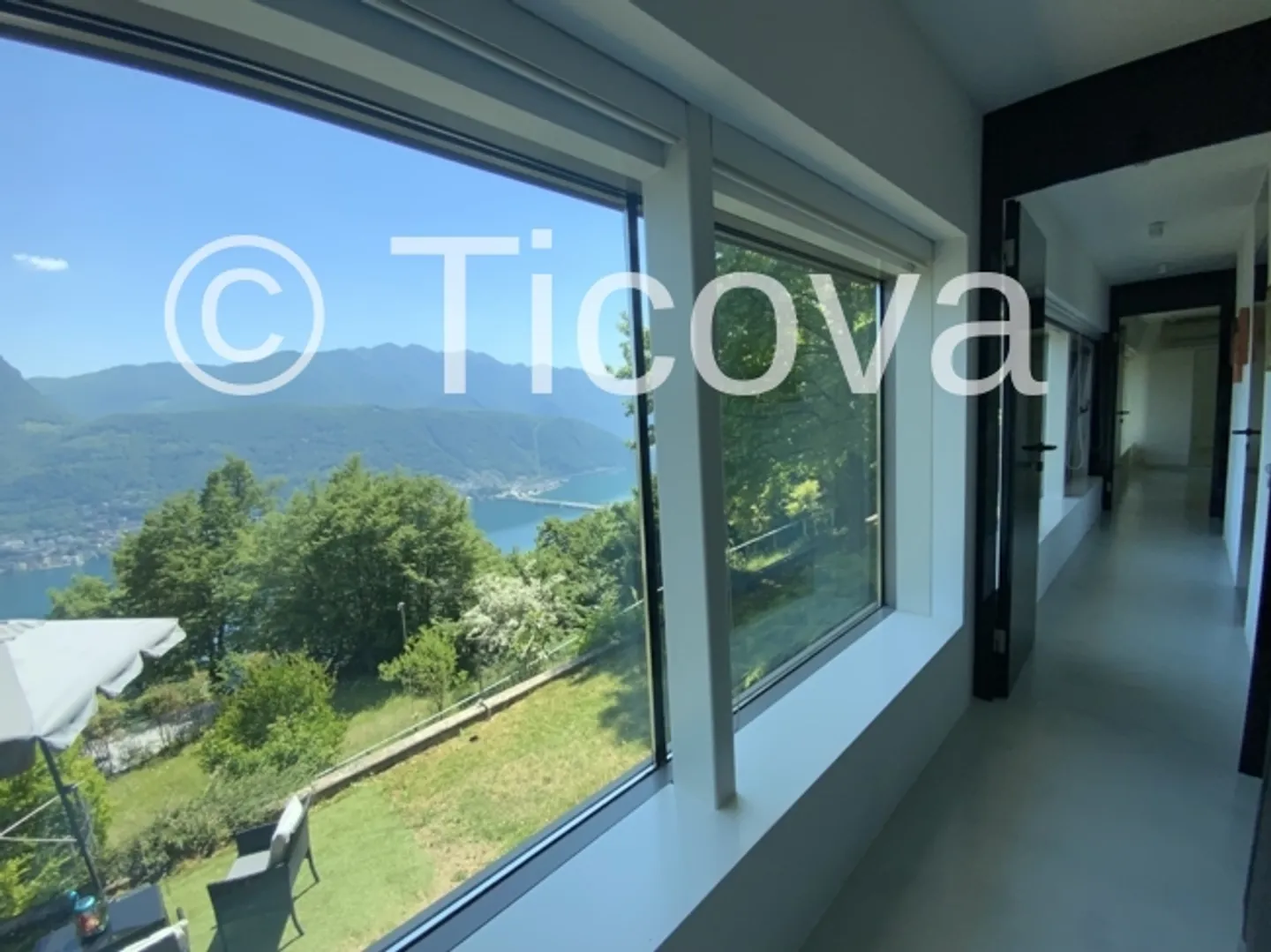 Exclusive Villa with Lake View - Photo 10 of 16
