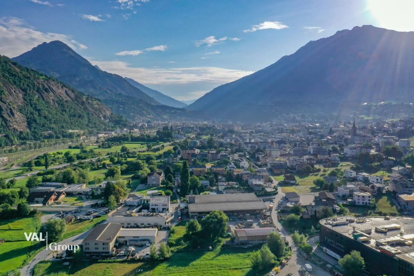 Magazzino e hall di produzione in una posizione perfetta - Foto 7 di 8