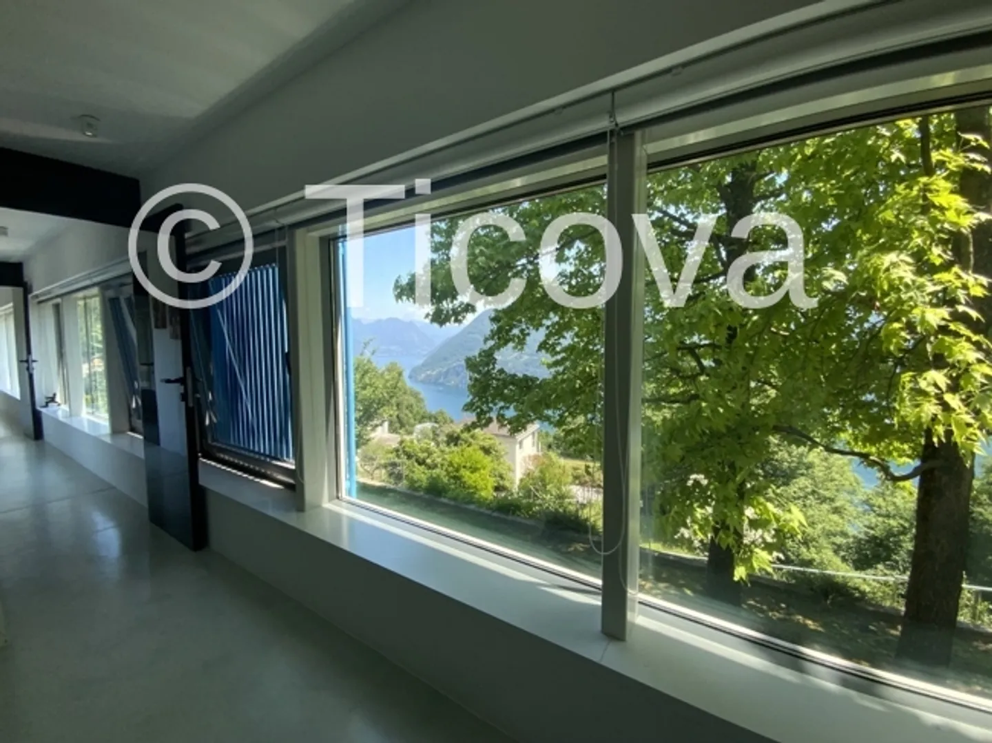 Exclusive Villa with Lake View - Photo 13 of 16