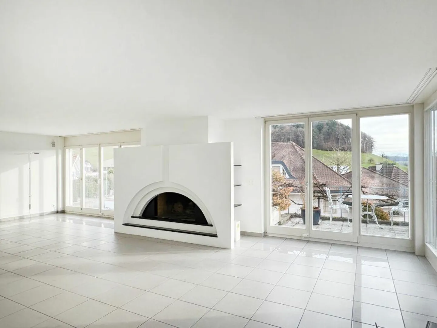 Spacious 6.5-room single-family house with beautiful garden in a privileged location - Photo 6 of 28