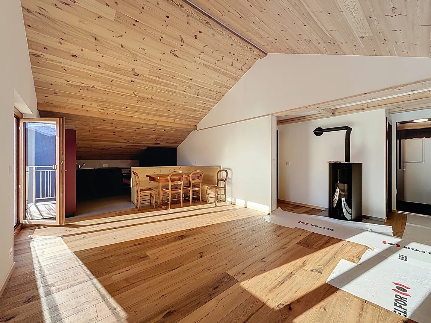 Sous les toits, le confort et la lumière ! - Photo 1 sur 15