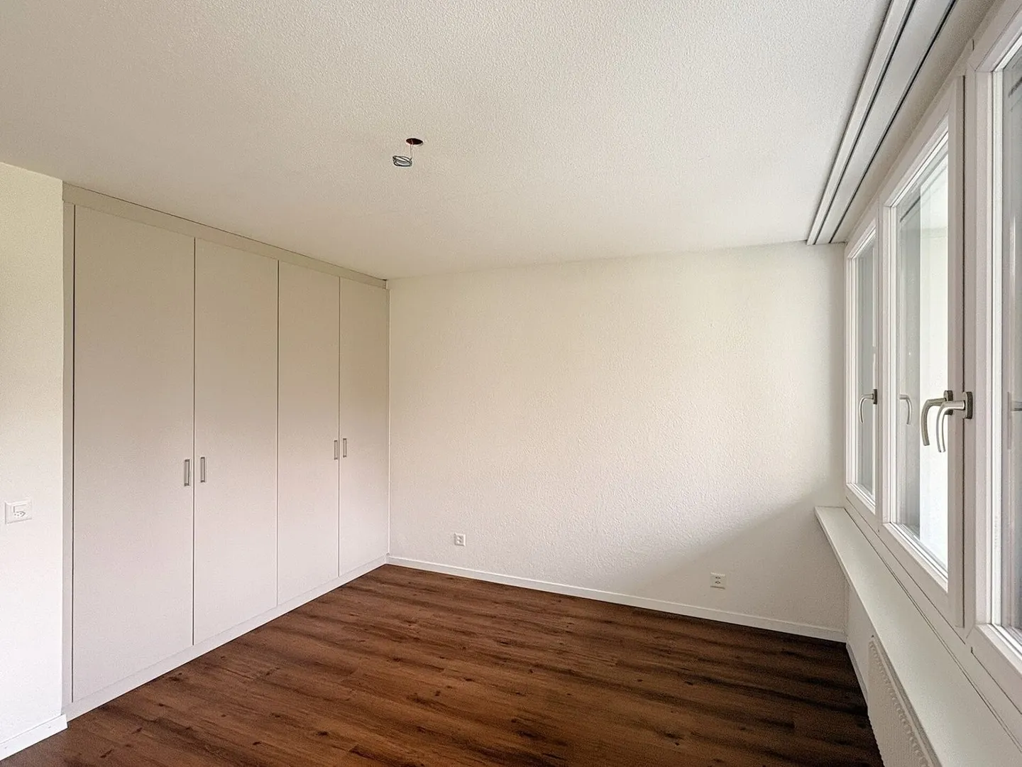 Charmante, sanierte 3.5-Zimmer-Wohnung mit Balkon in Domat/Ems - Photo 8 of 13