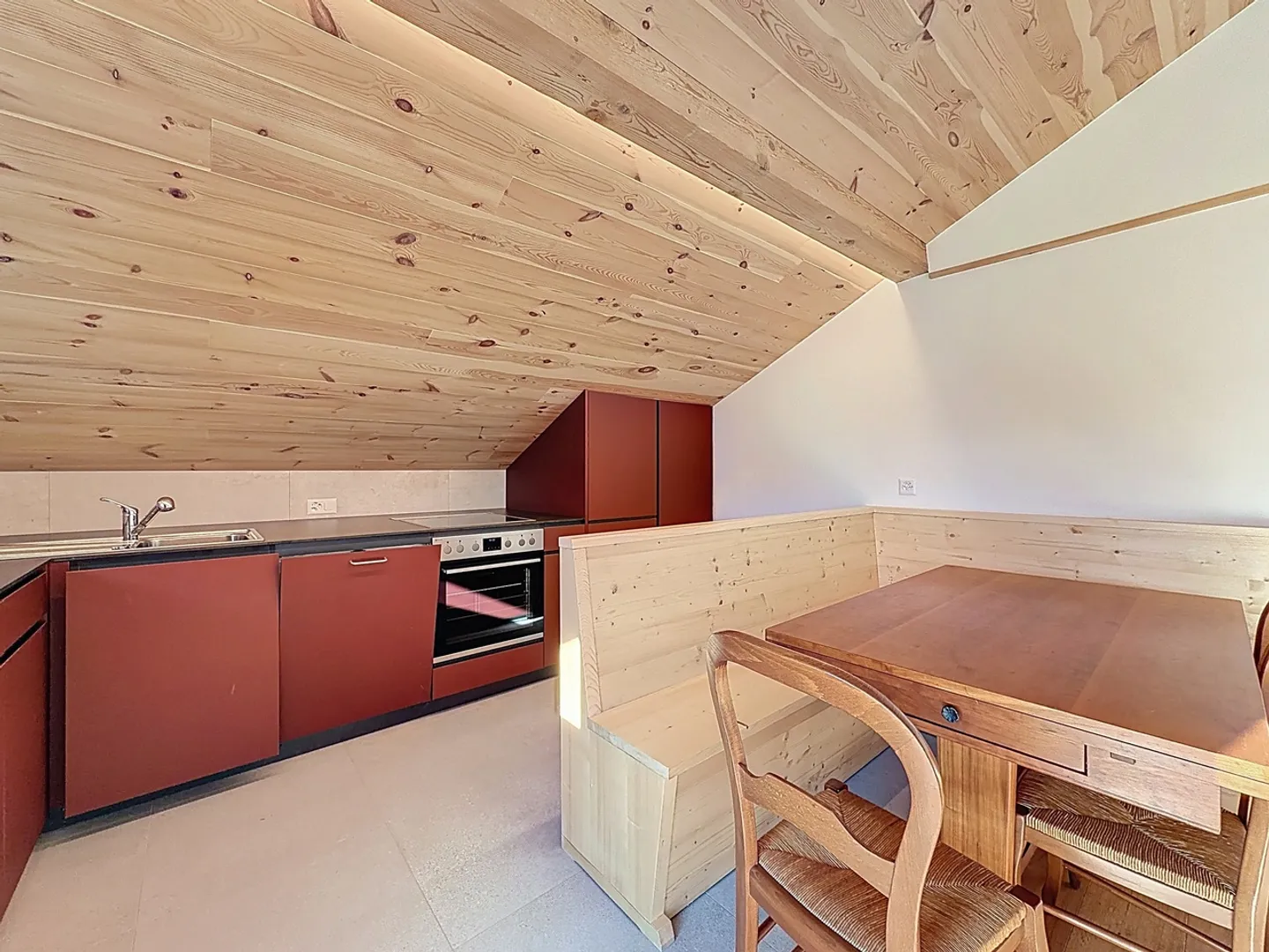 Sous les toits, le confort et la lumière ! - Photo 4 sur 15