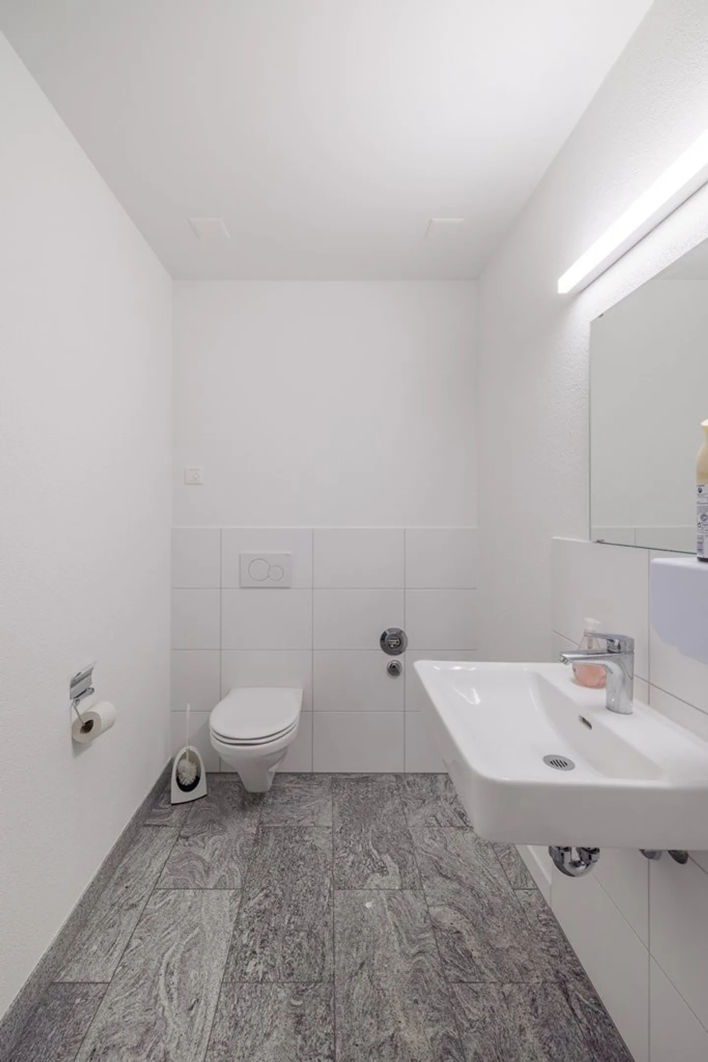 Office space for rent - Photo 5 of 6